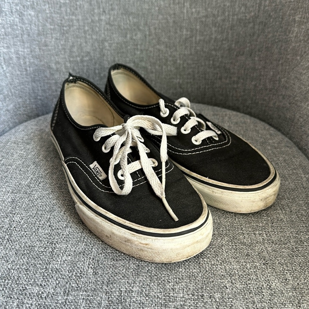 Vans authentic Black shoe Sneaker mens 6, womens 7.5